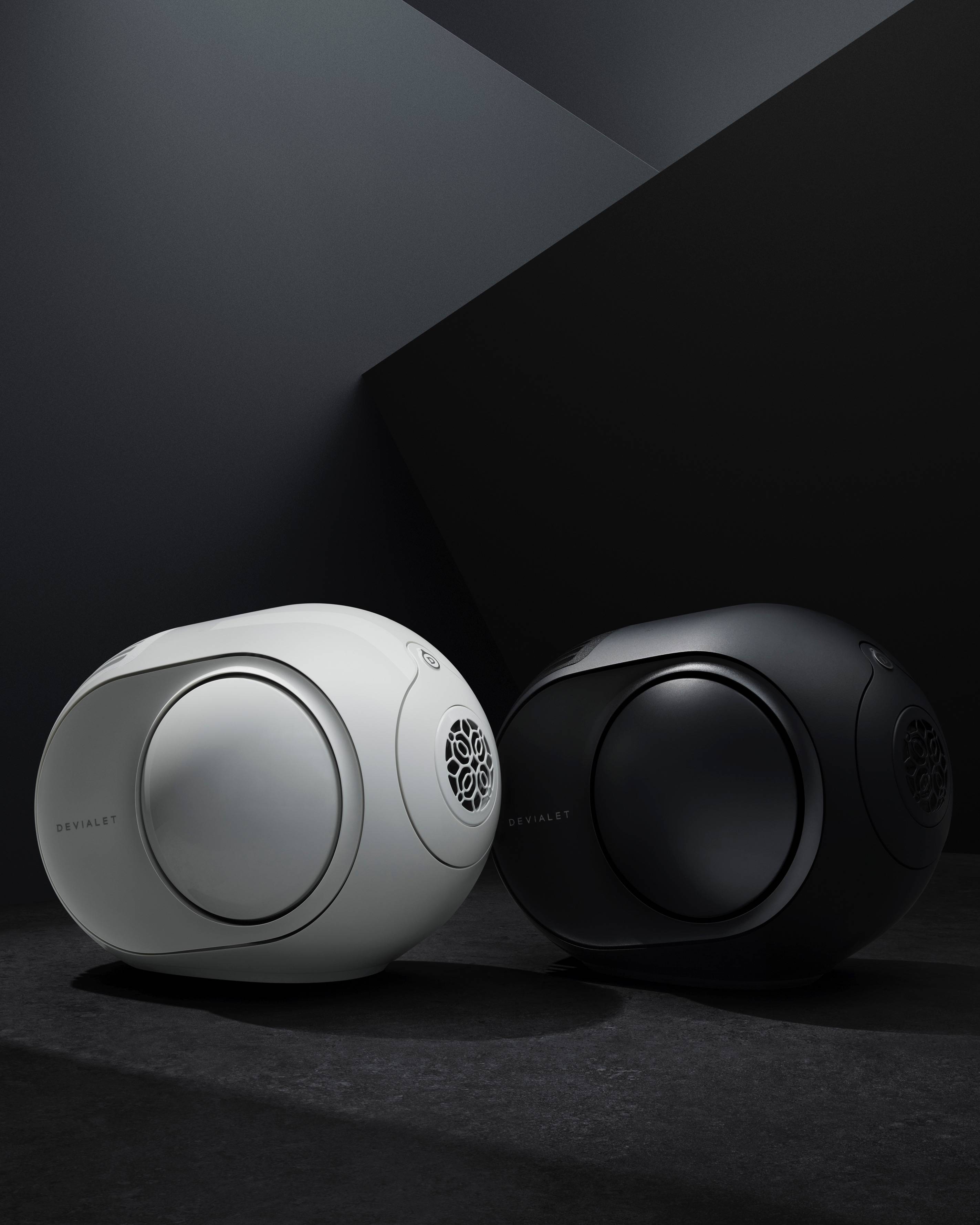 Phantom II 95 dB White speakers in stereo