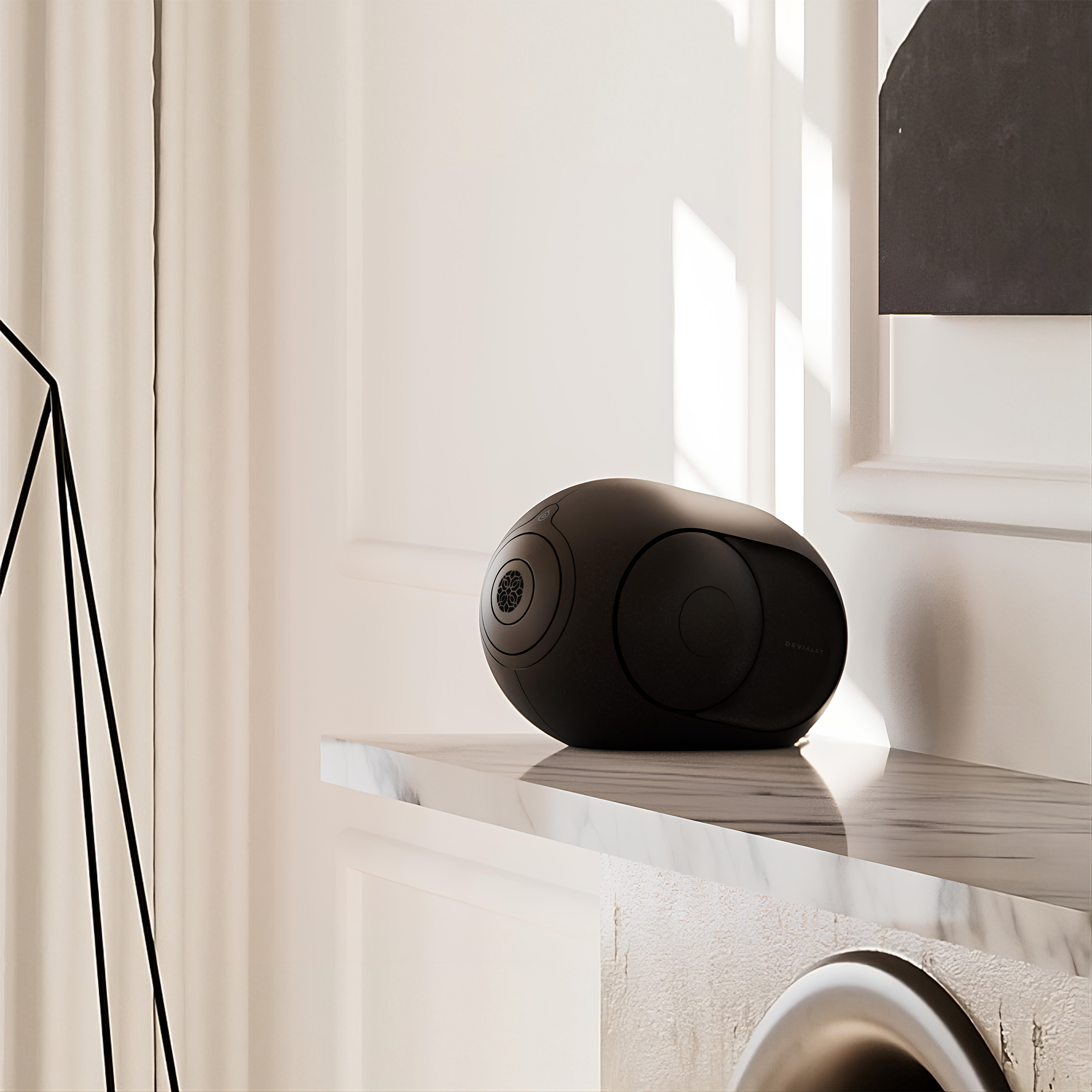 デビアレPhantom1 103dB matteblack Devialet Phantom I 103dB (Matte Black) Wireless powered speaker